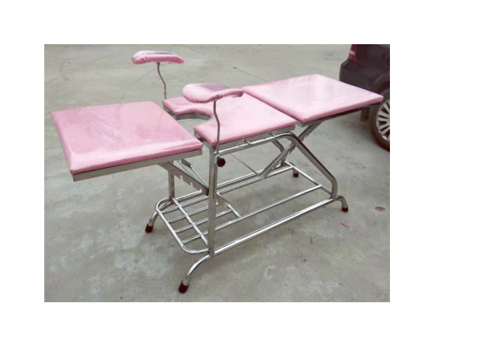 Black Gynae Couch With Standard Size And Foam Cushioning